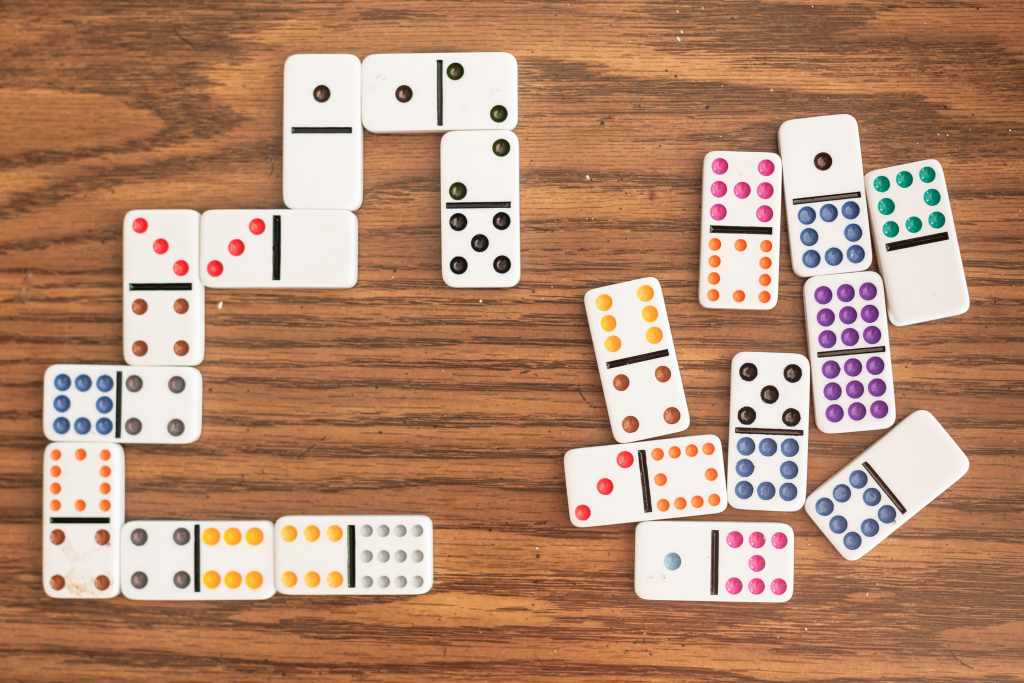 how to play dominoes - how to play dominoeshow to play dominoes