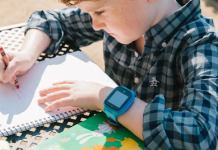 Is it worth buying a smartwatch with Internet access for a child?